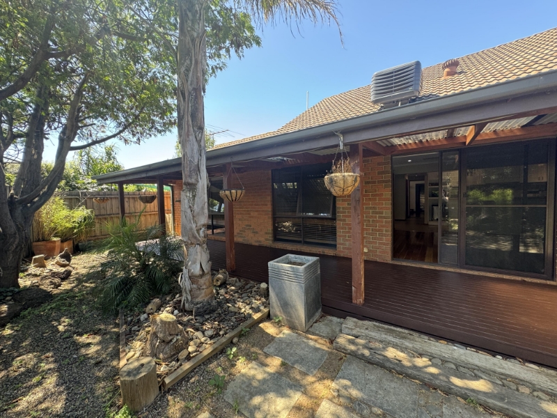 8 Lauraville Avenue, Werribee House for rent Listed by Courtney O'brien of Rma Victoria