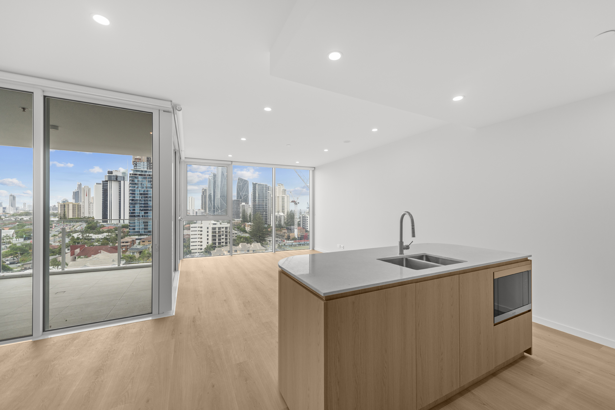 901/4 Rosewood Avenue, Broadbeach For Lease by Mosaic Property Group - image 3