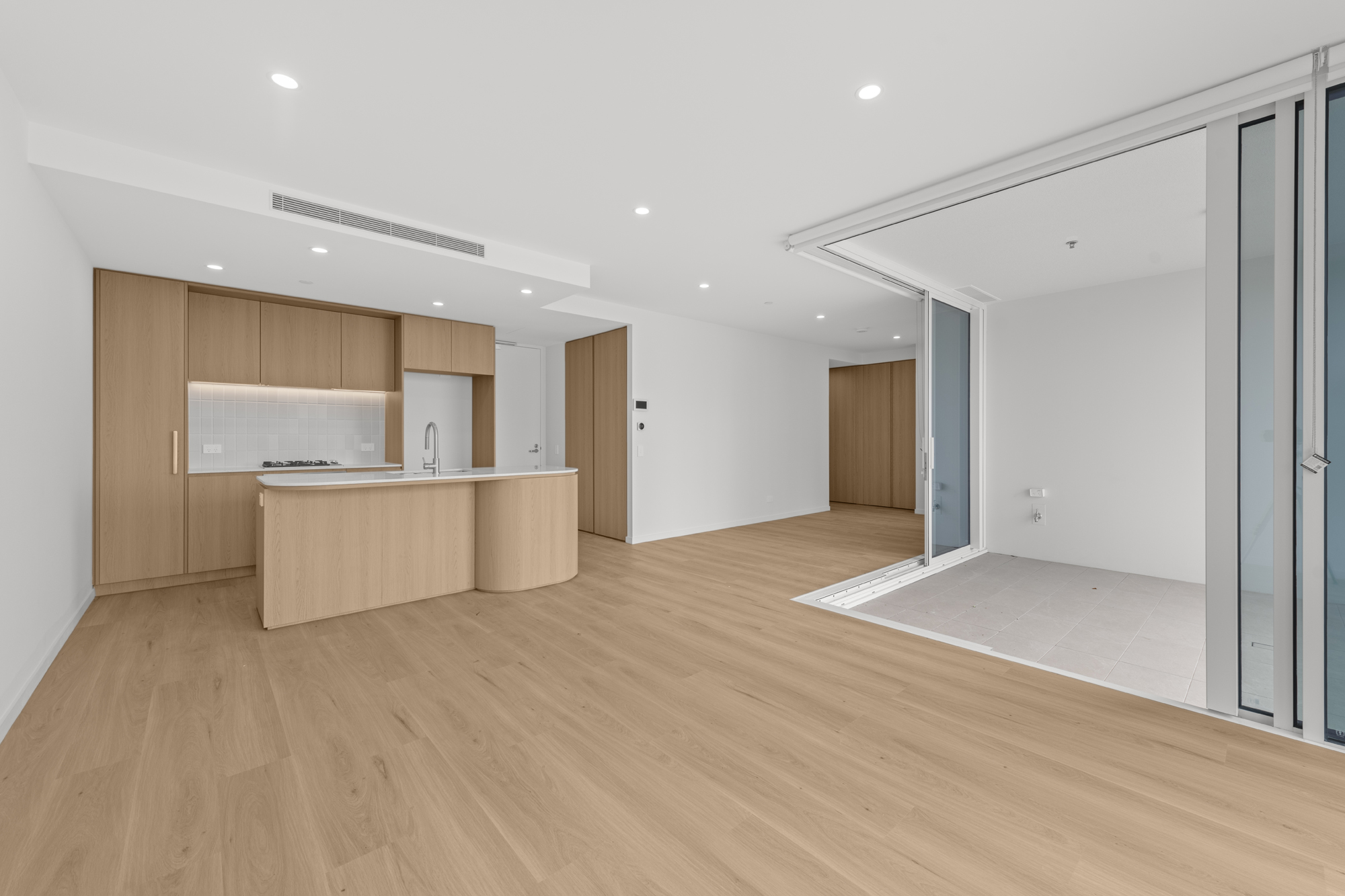 901/4 Rosewood Avenue, Broadbeach For Lease by Mosaic Property Group - image 1