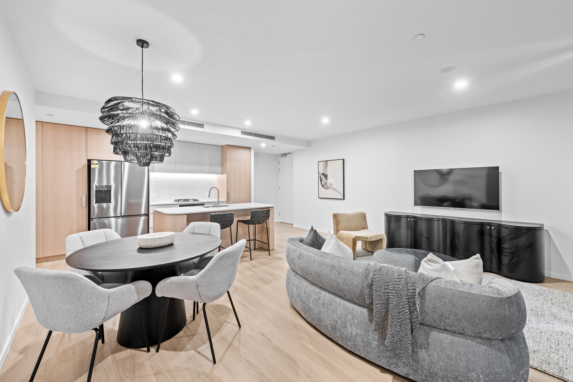 605/146-148 Surf Parade, Broadbeach For Lease by Mosaic Property Group - image 3