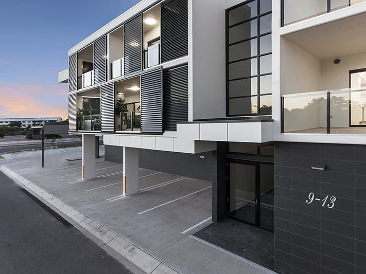 12/11 Kokoda Street, Idalia, photo 4 of 13