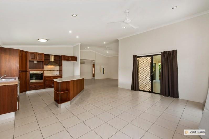 5 Helvellyn Street, Bushland Beach, photo 3 of 8