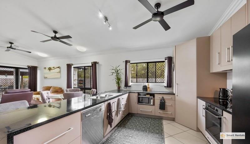 28 Dundabella Drive, Deeragun, photo 3 of 14