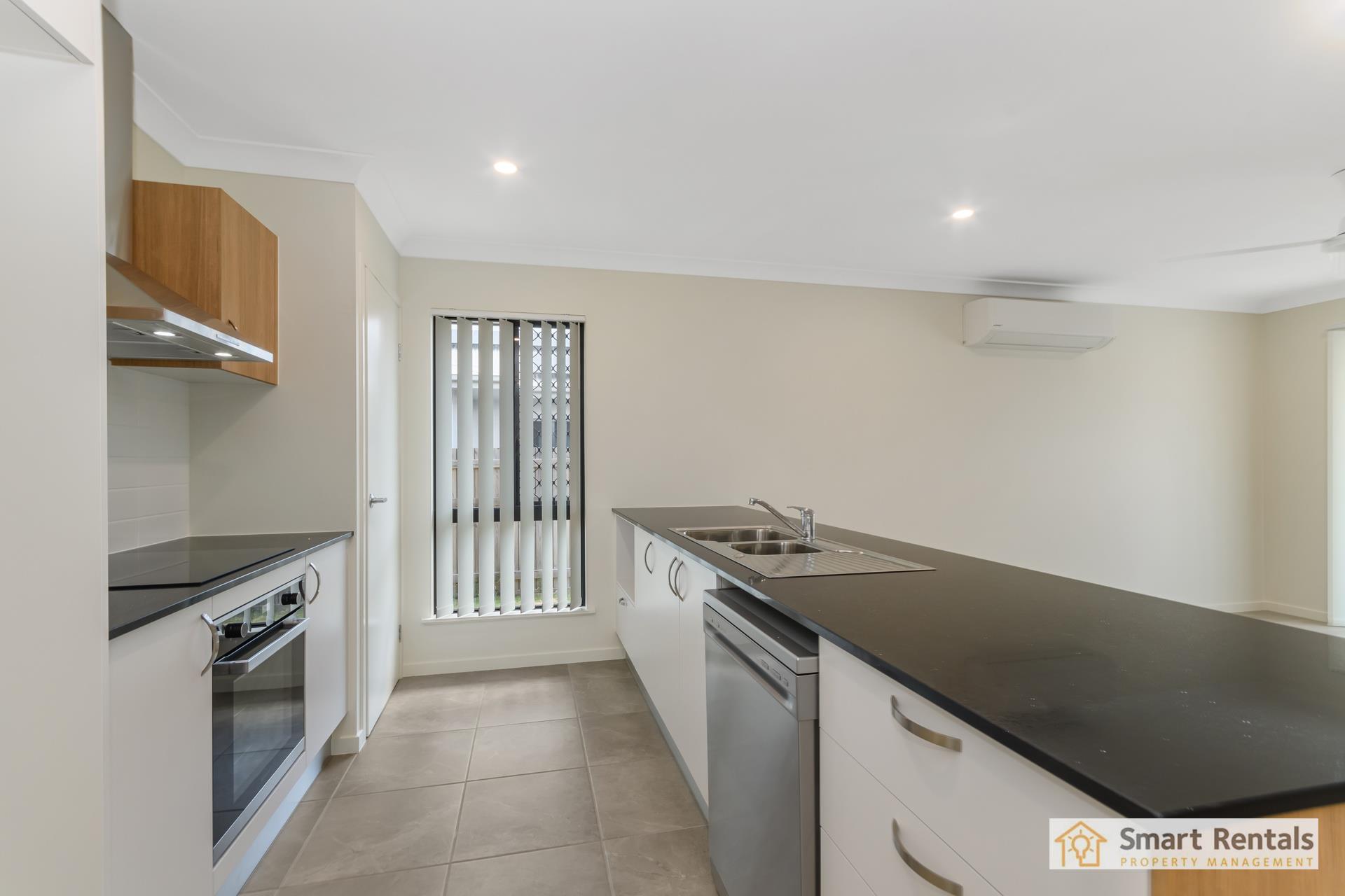 8 Butternut Way, Mount Low, photo 2 of 8