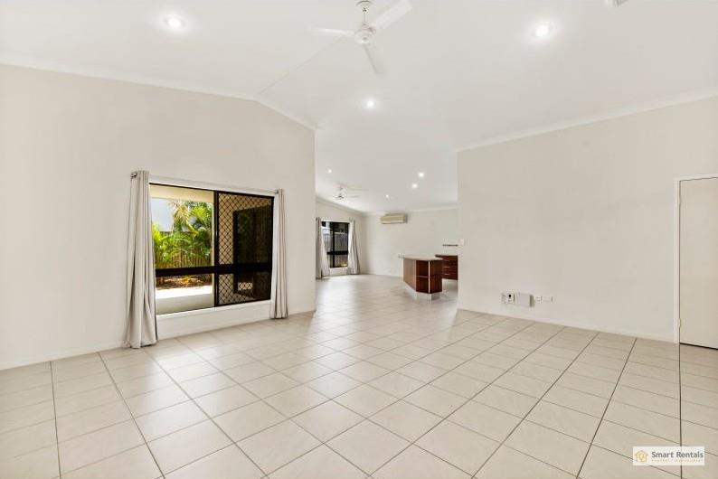 5 Helvellyn Street, Bushland Beach, photo 4 of 8