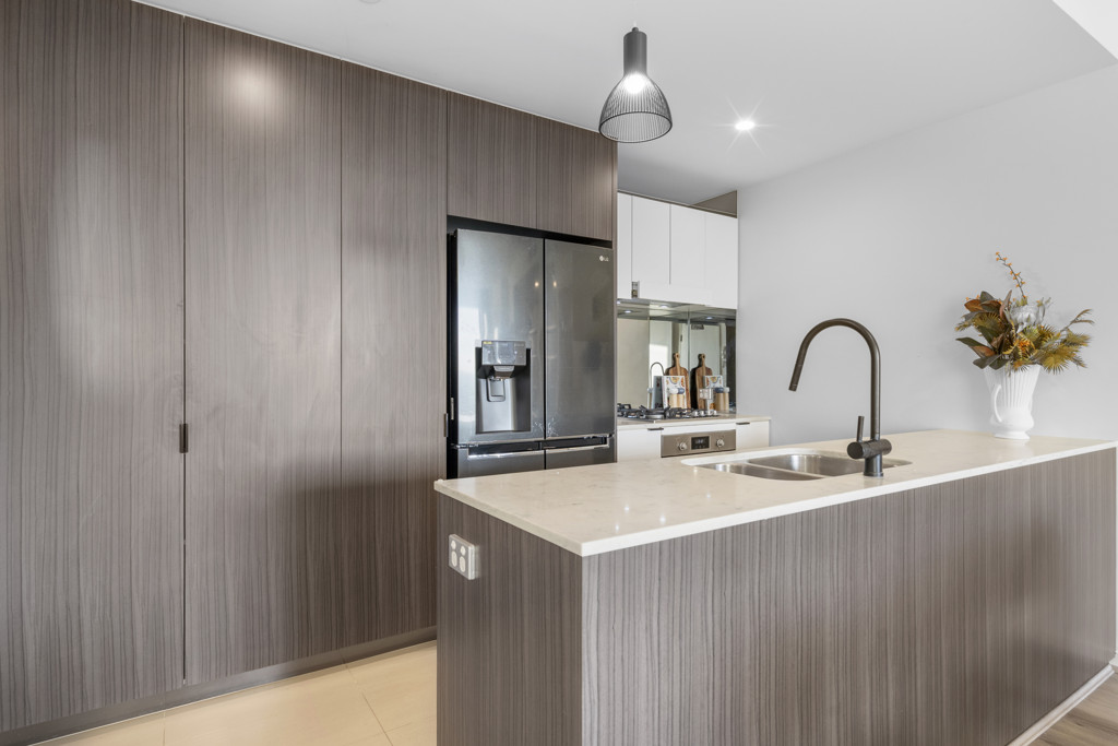 1106/2-4 Edmondstone Street, South Brisbane For Lease by Aurora Property - image 6