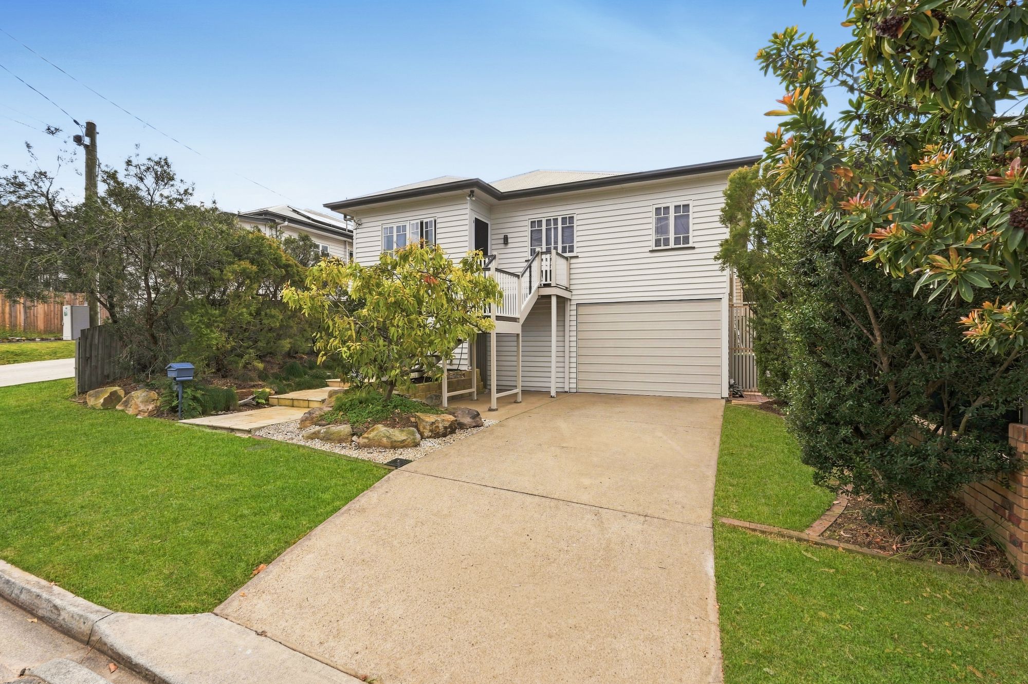 32 Arnold Street, Holland Park For Lease by Aurora Property