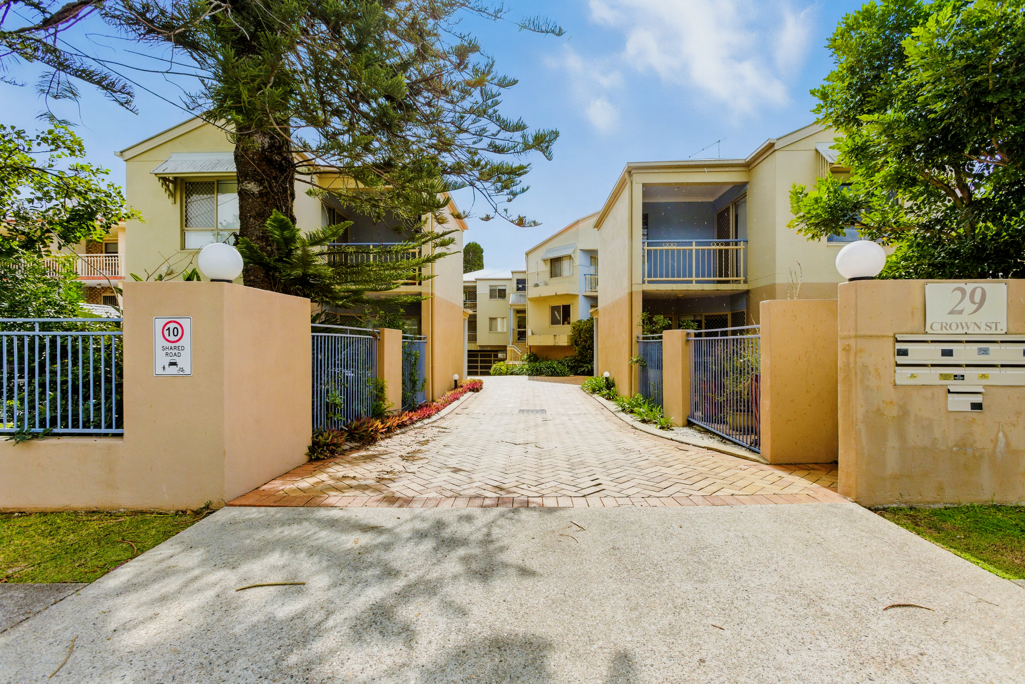 7/29 Crown Street, Holland Park West For Lease by Aurora Property - image 3