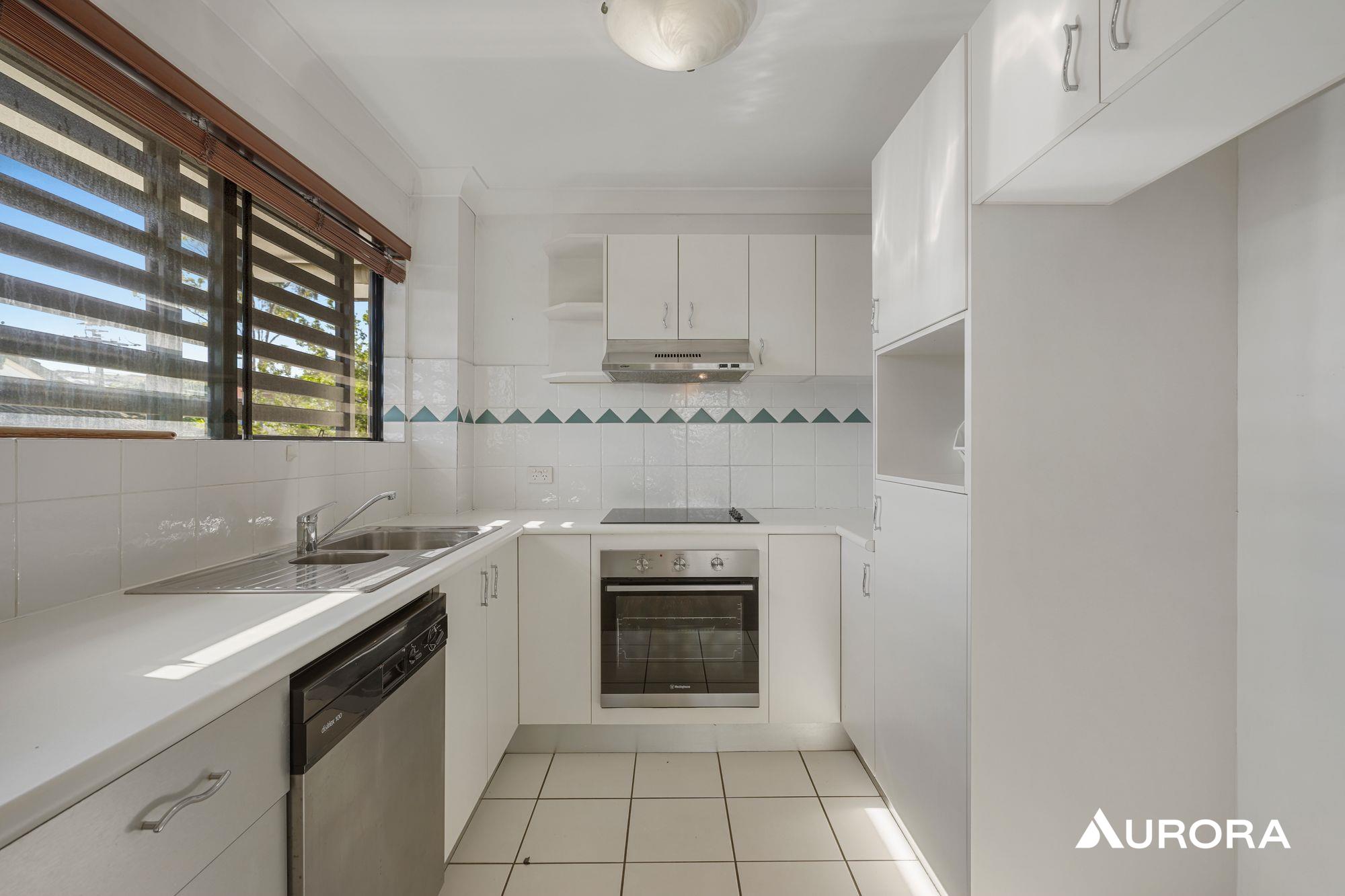 6/43 Rialto Street, Coorparoo Leased by Aurora Property - image 6
