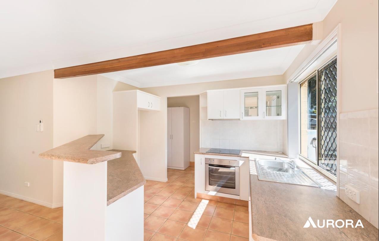 4/32 Iris Street, Holland Park West For Lease by Aurora Property - image 3