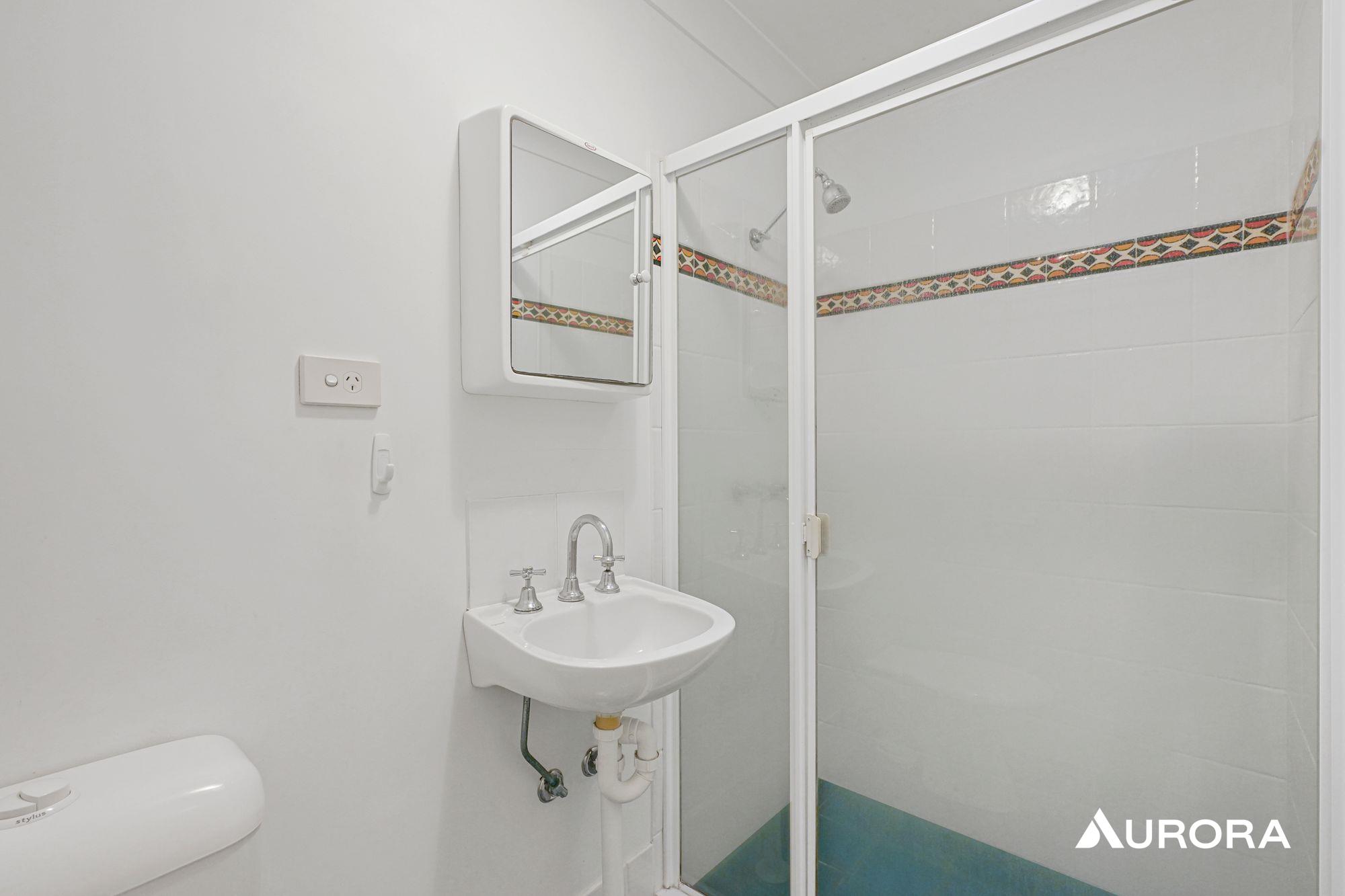 6/43 Rialto Street, Coorparoo Leased by Aurora Property - image 3
