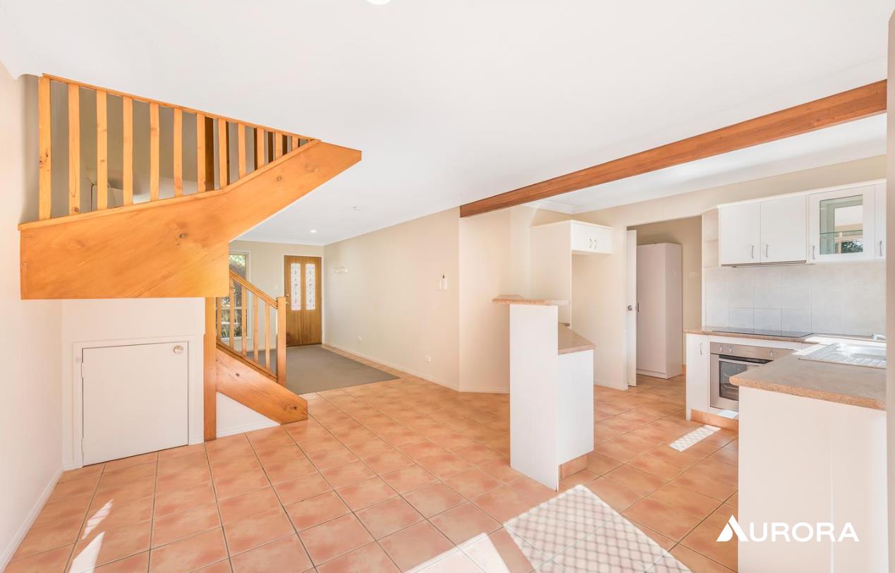 4/32 Iris Street, Holland Park West For Lease by Aurora Property - image 4