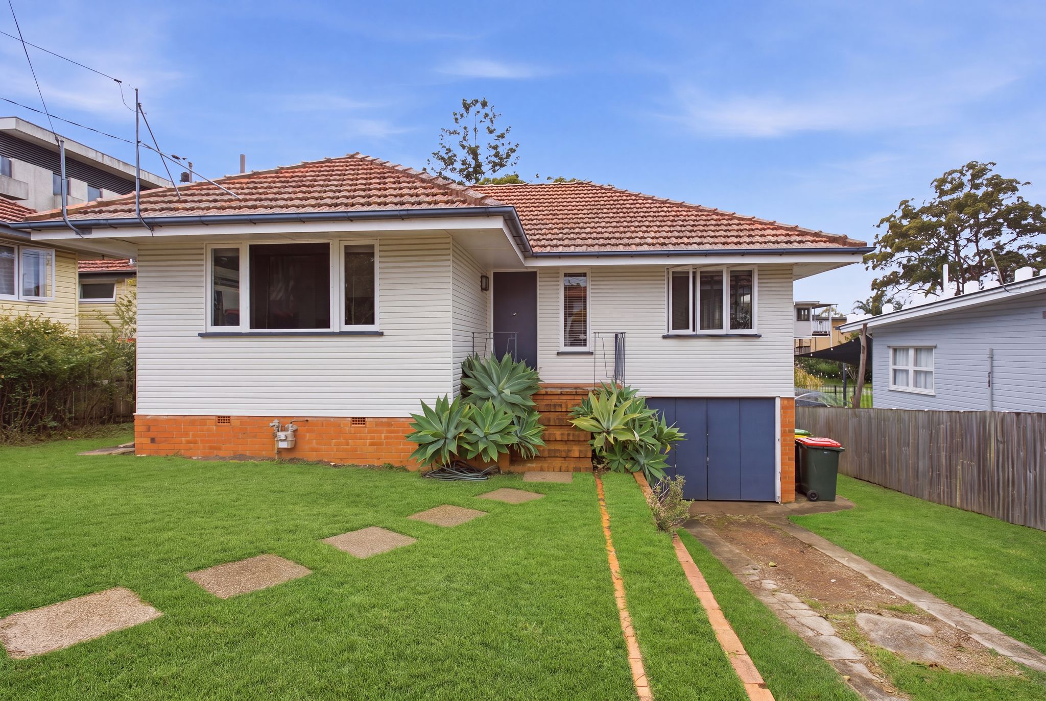 10 Justin Street, Holland Park West Leased by Aurora Property