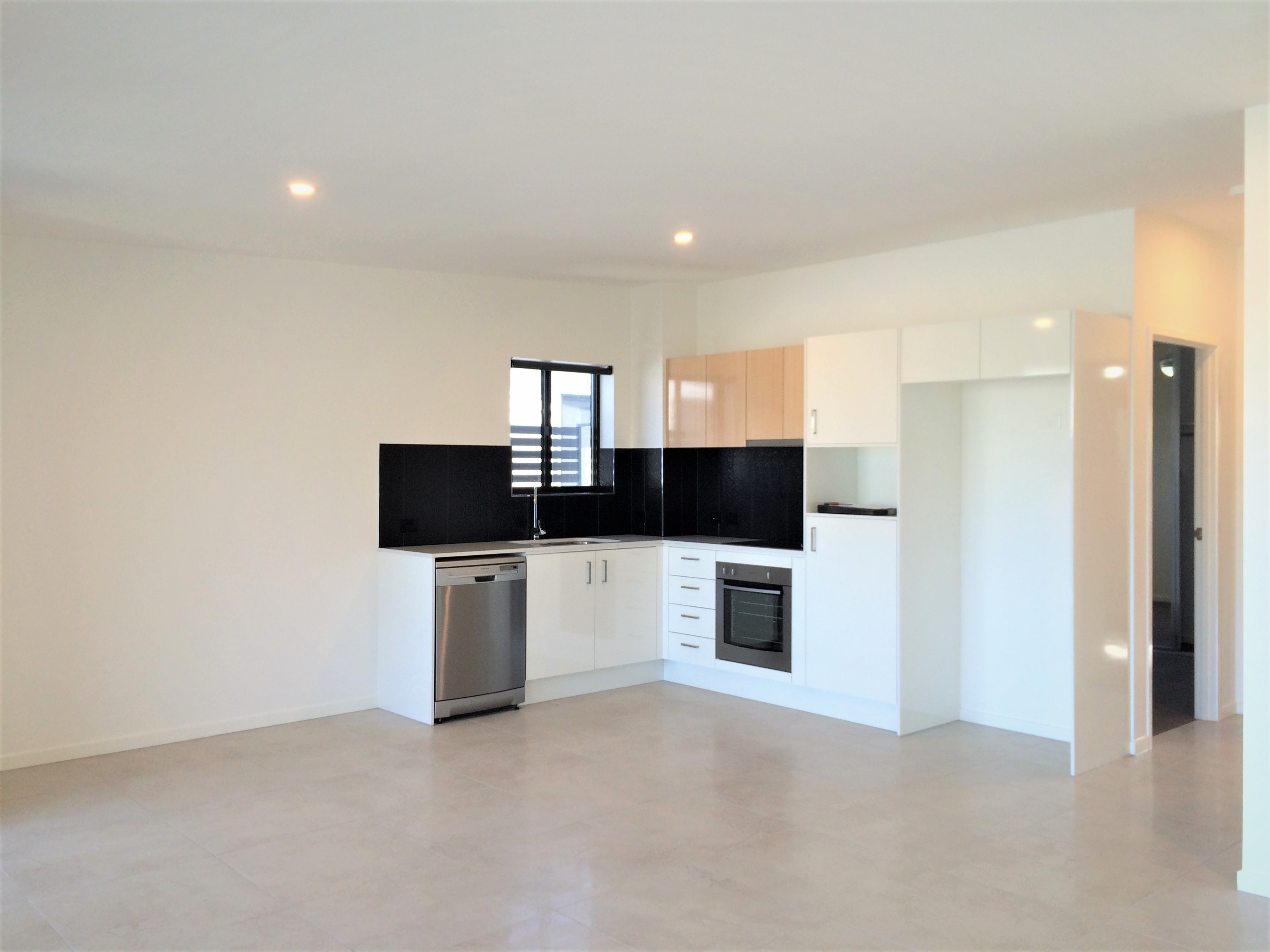 12/16 Shottery Street, Yeronga For Lease by Mosaic Property Group - image 2