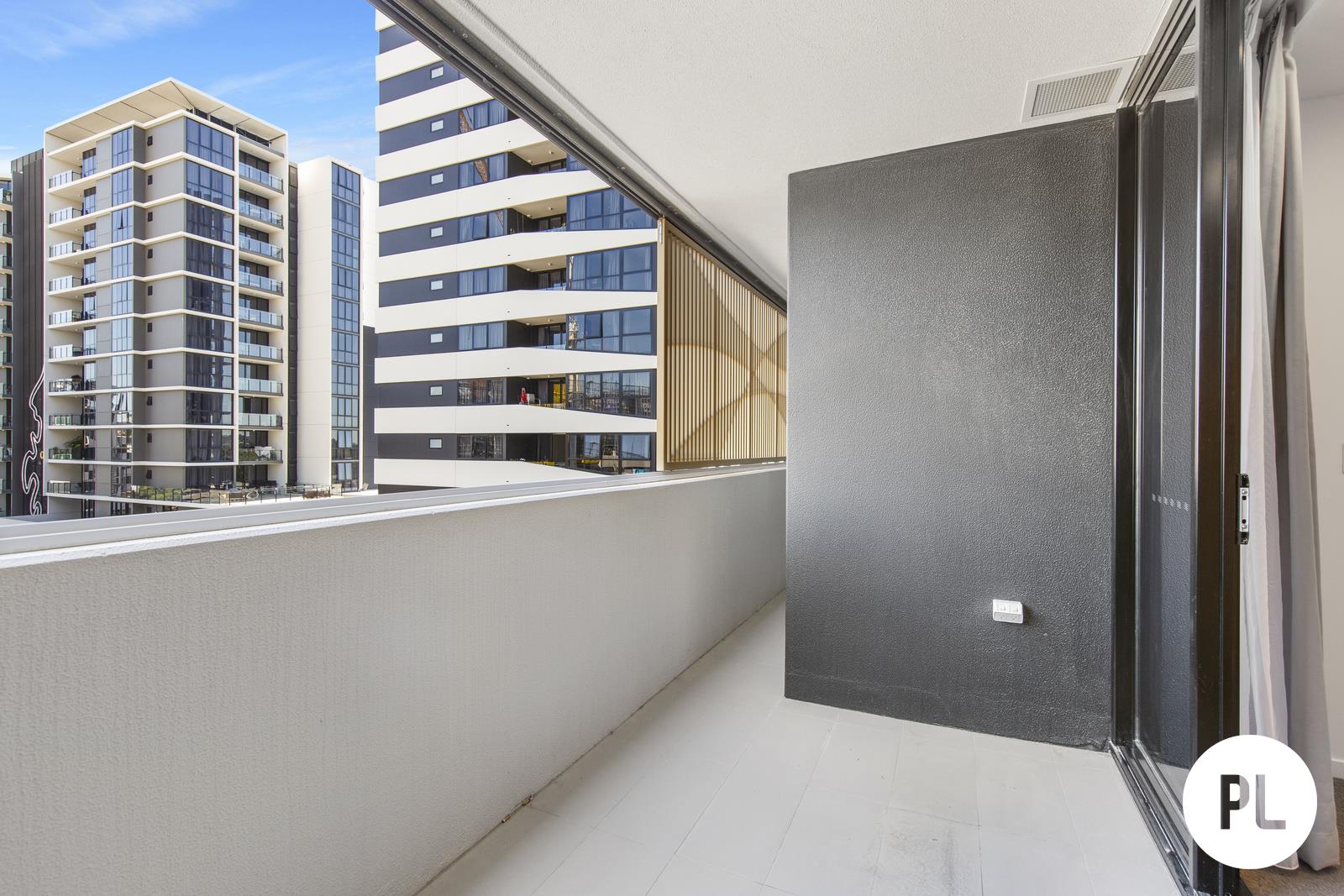 2Bedroom Apartment with parking Pellicano Living Living by Pellicano