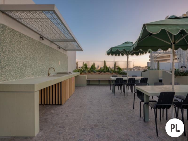 Fully furnished Two bedroom with courtyard and direct street access ...