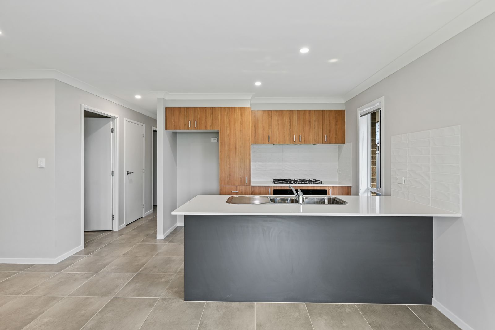1/9 Apex Street, Gillieston Heights - Thumbnail 2