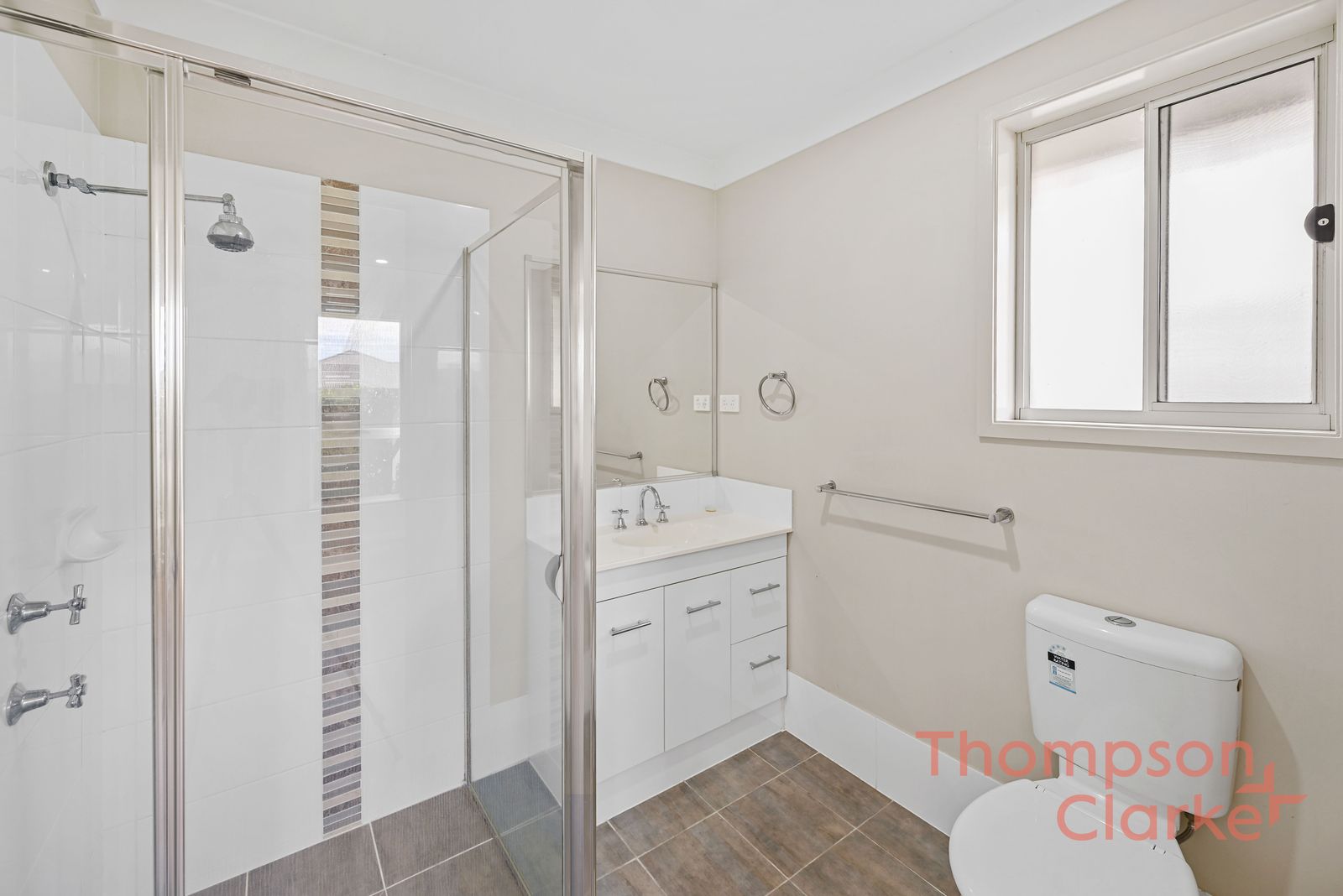 9 Arrowfield Street, Cliftleigh - Thumbnail 4
