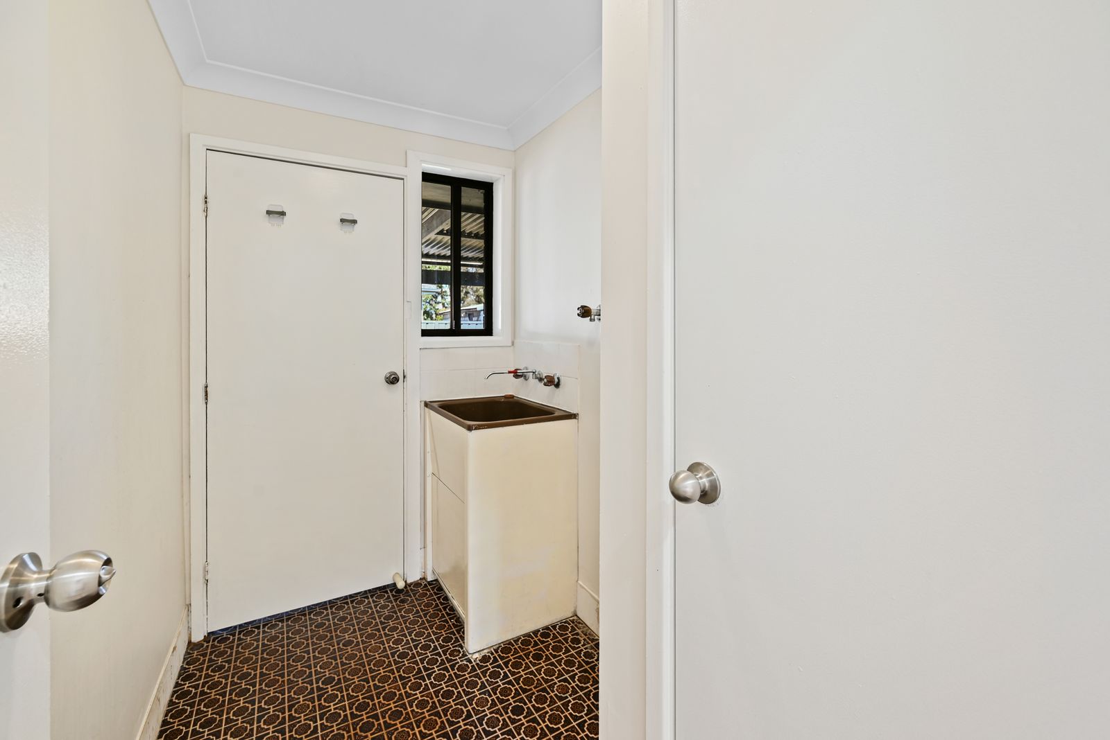 6 Kenvil Close, Rutherford - Thumbnail 6