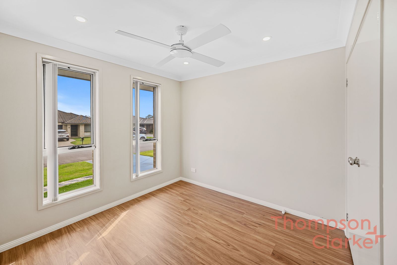 9 Arrowfield Street, Cliftleigh - Thumbnail 2