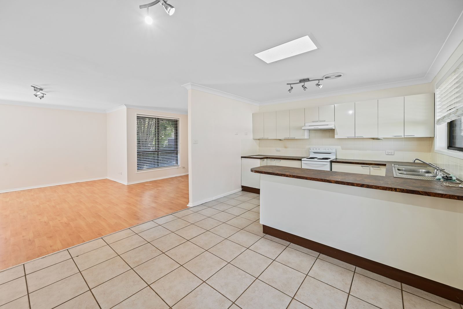 6 Kenvil Close, Rutherford - Thumbnail 4
