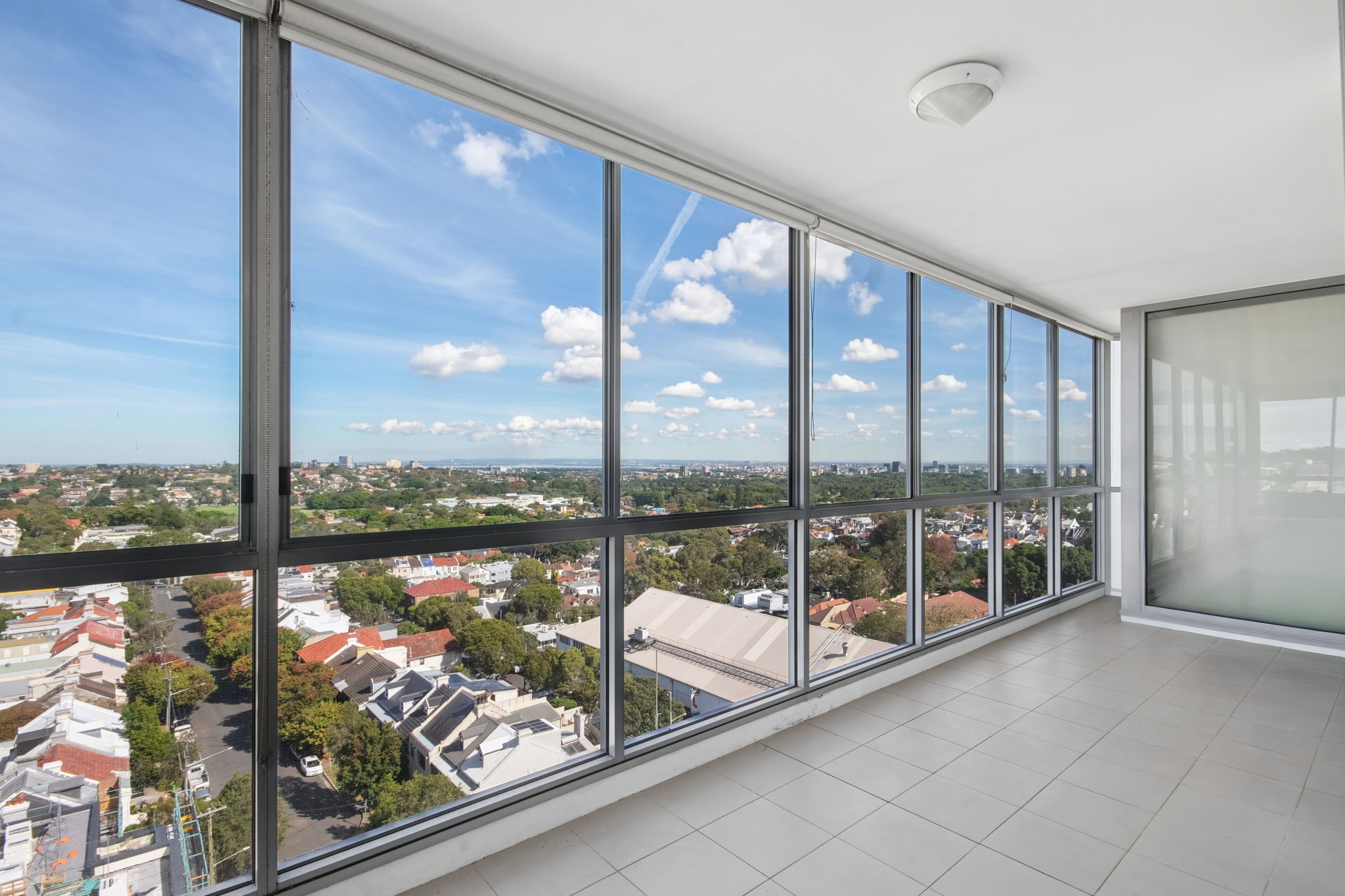 1008/80 Ebley Street, Bondi Junction - Thumbnail 3