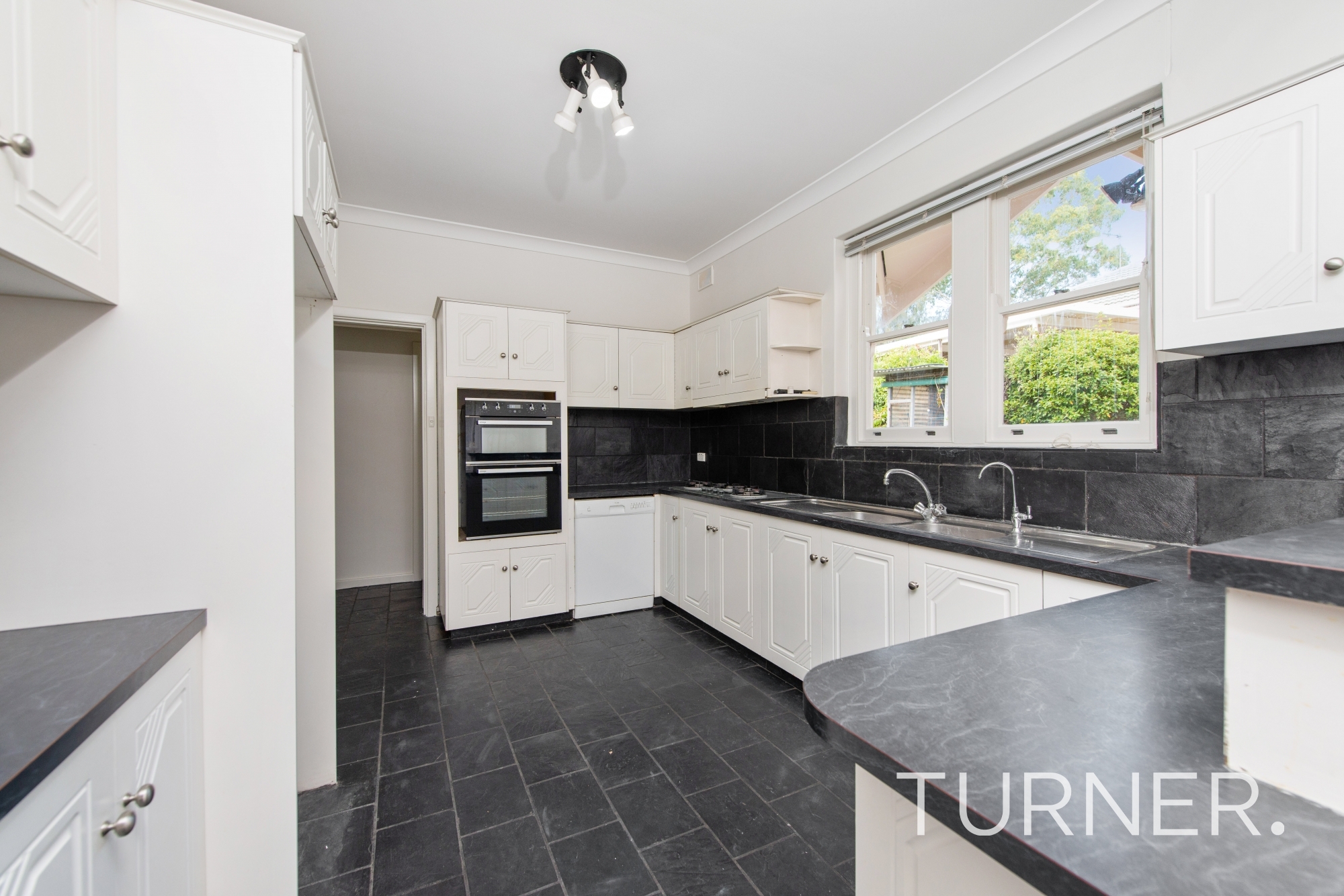  2 Bonview Avenue