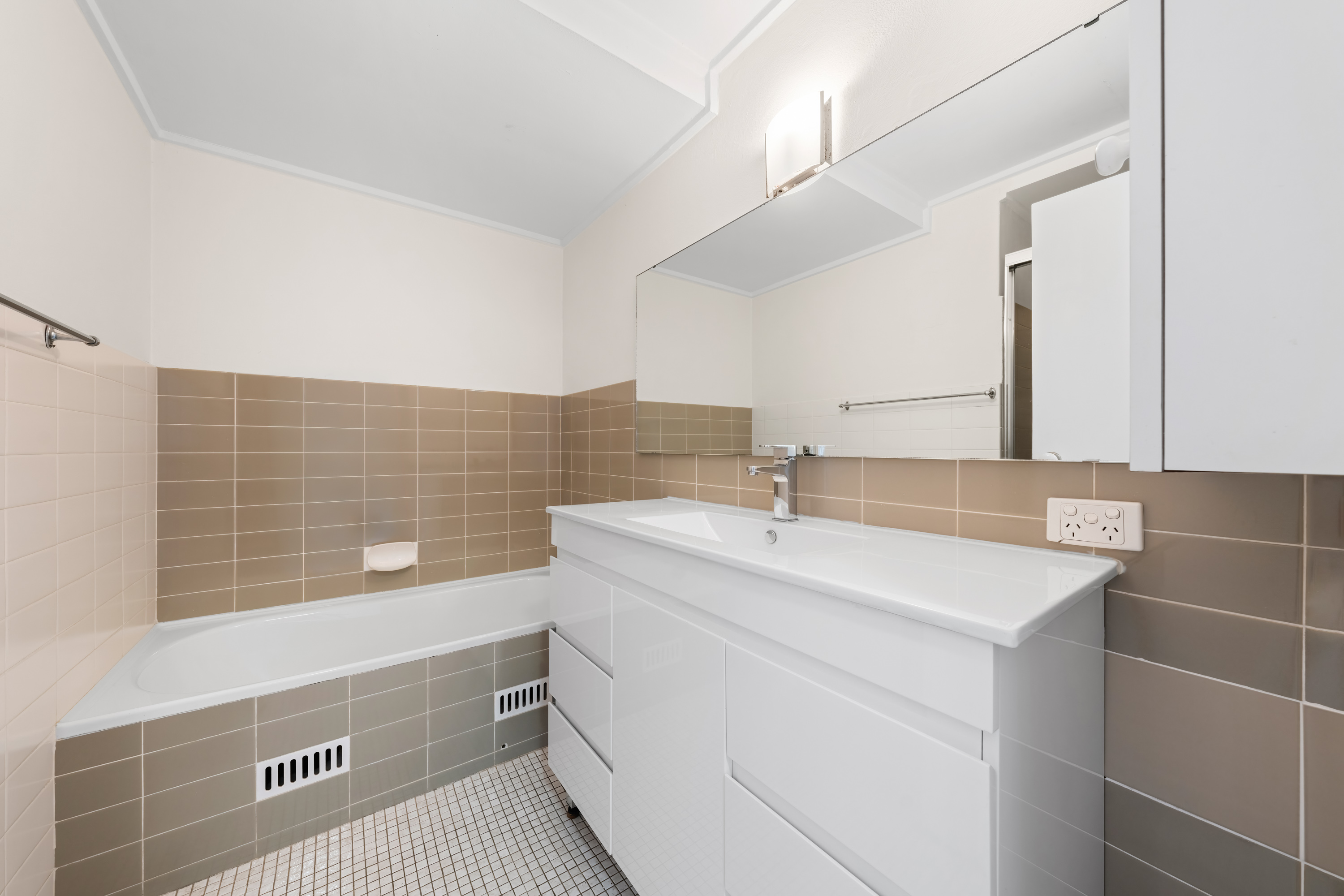 10/250 New South Head Road, Double Bay For Lease by Sydney Sotheby's International Realty - image 4