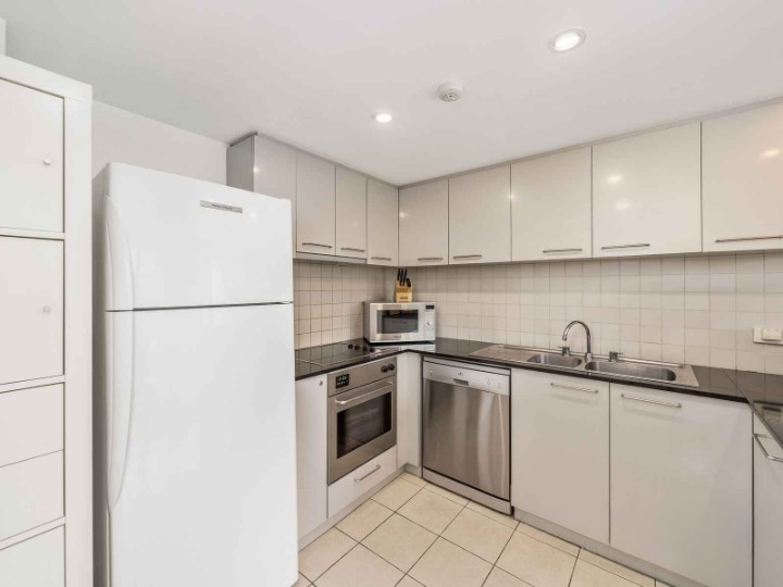 8/107 Darling Point Road, Darling Point For Lease by Sydney Sotheby's International Realty - image 2