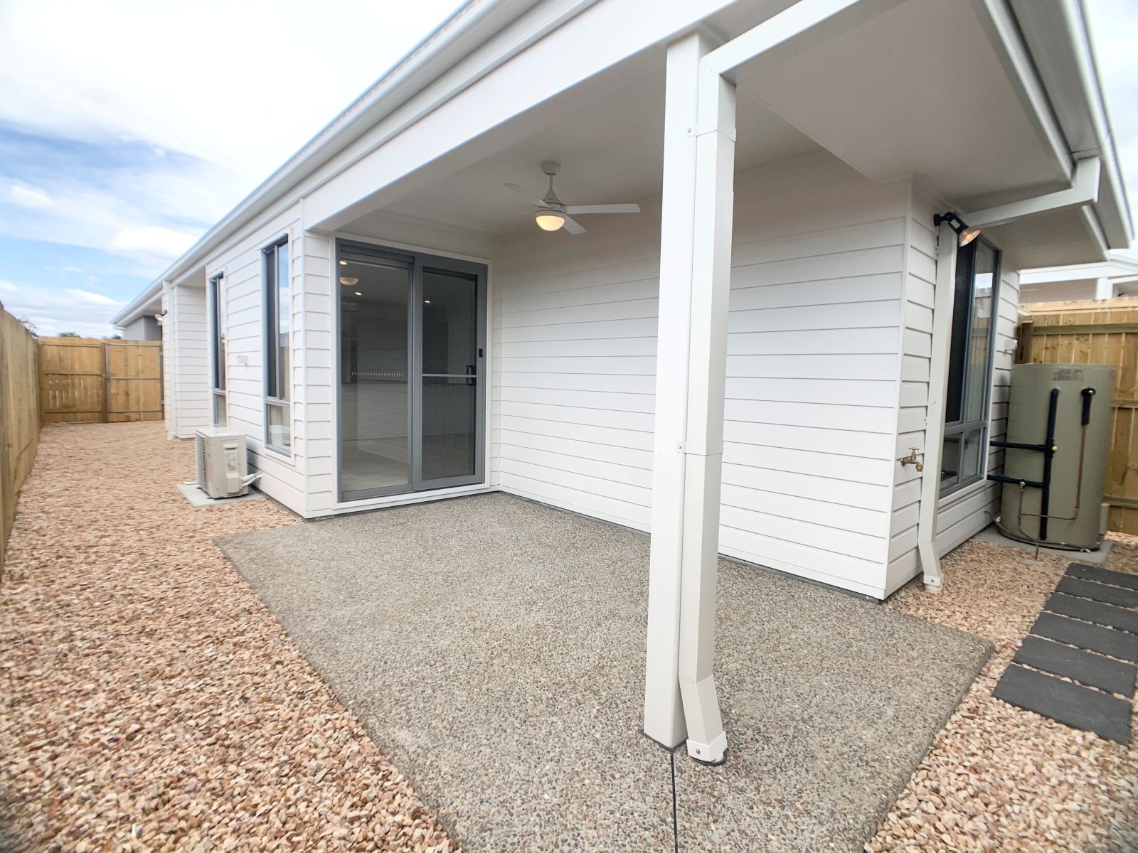 2/8 Sapphire Street, PARK RIDGE