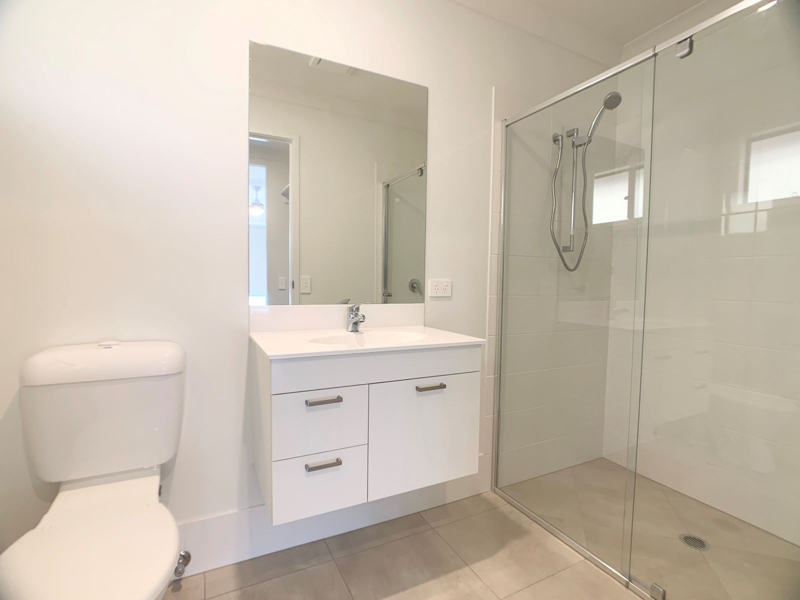 1/8 Sapphire Street, PARK RIDGE