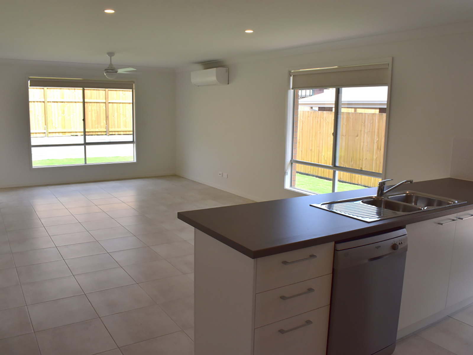 3 White Rock Drive, REDBANK PLAINS