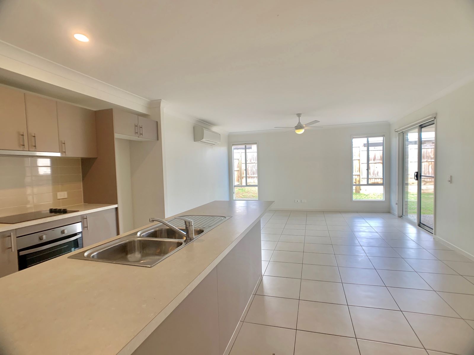 42 John Caroll Way, REDBANK PLAINS