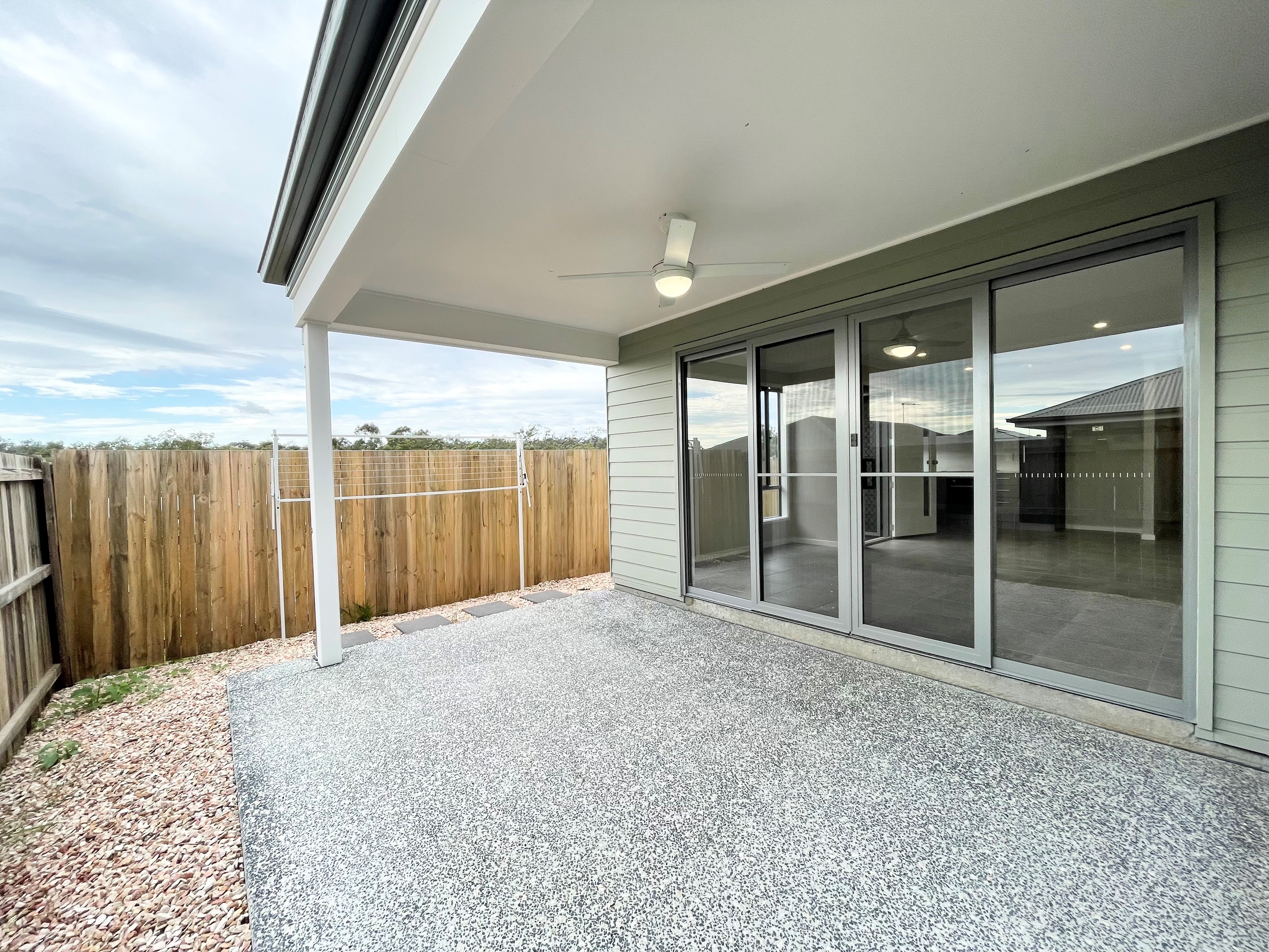 2/25 Gem Circuit, PARK RIDGE