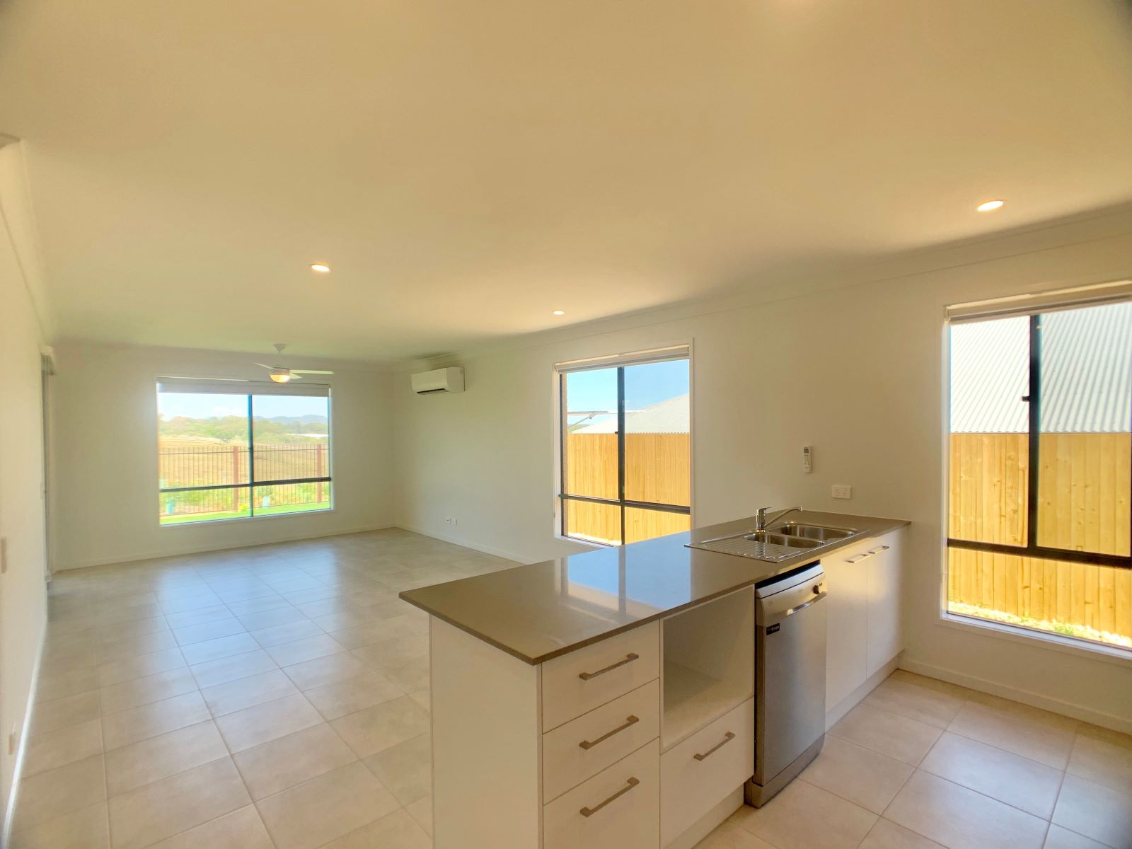33 Viewland Crescent, THORNLANDS