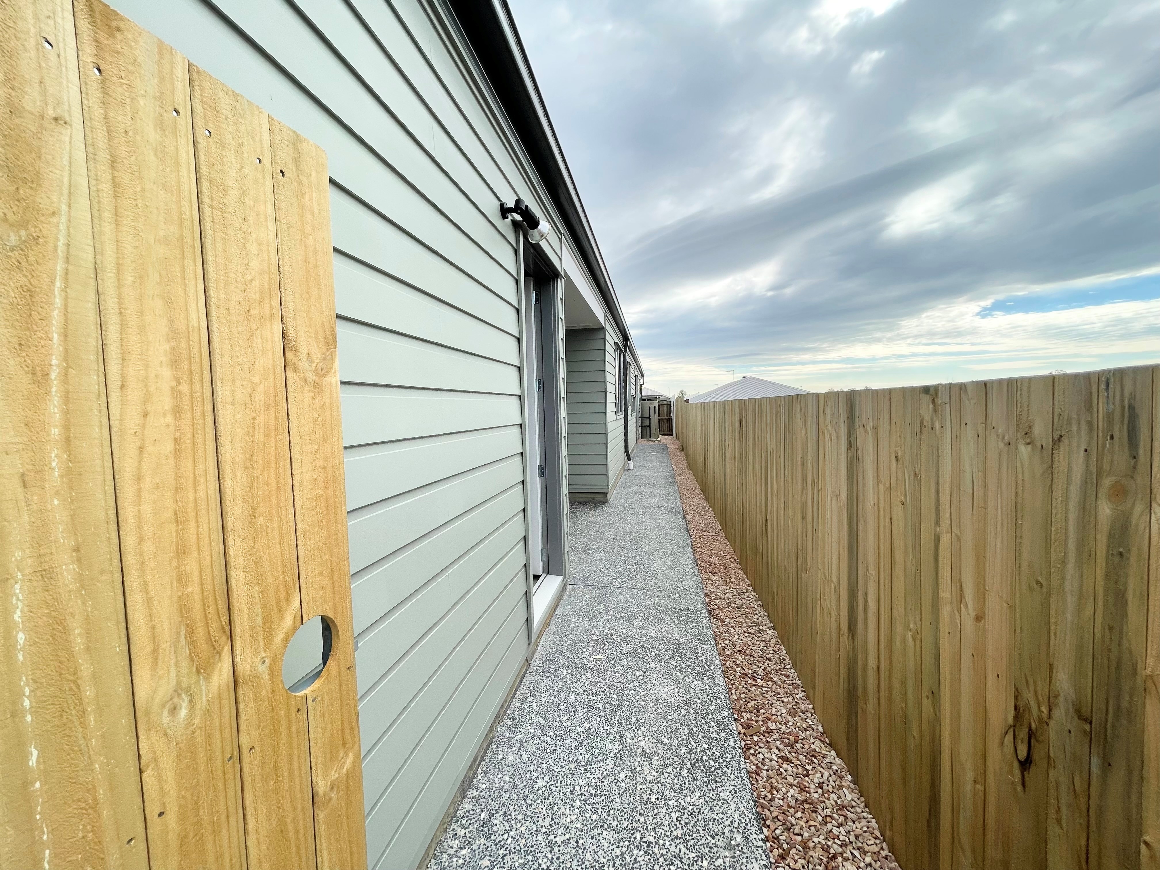 2/25 Gem Circuit, PARK RIDGE