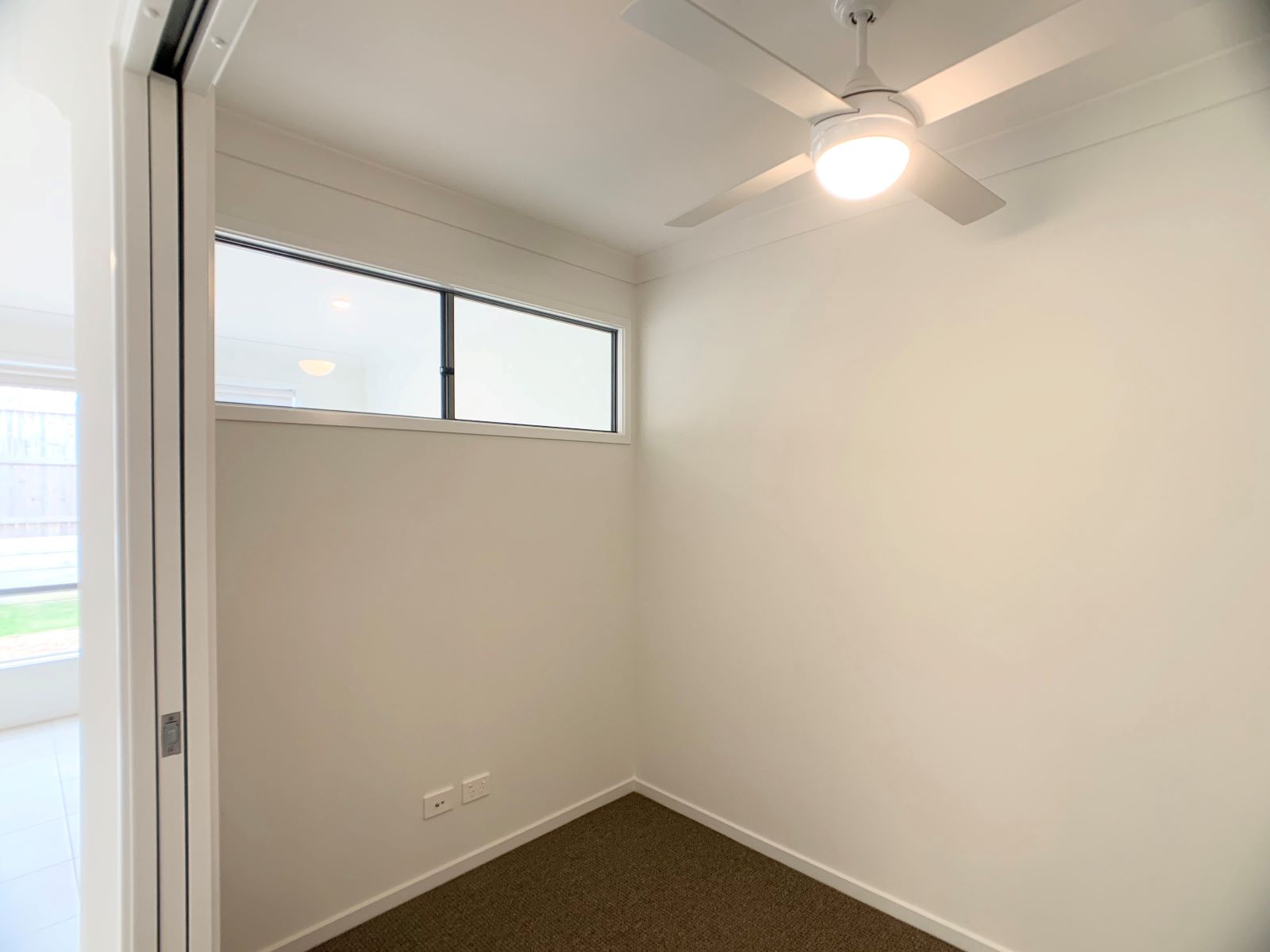1/8 Sapphire Street, PARK RIDGE
