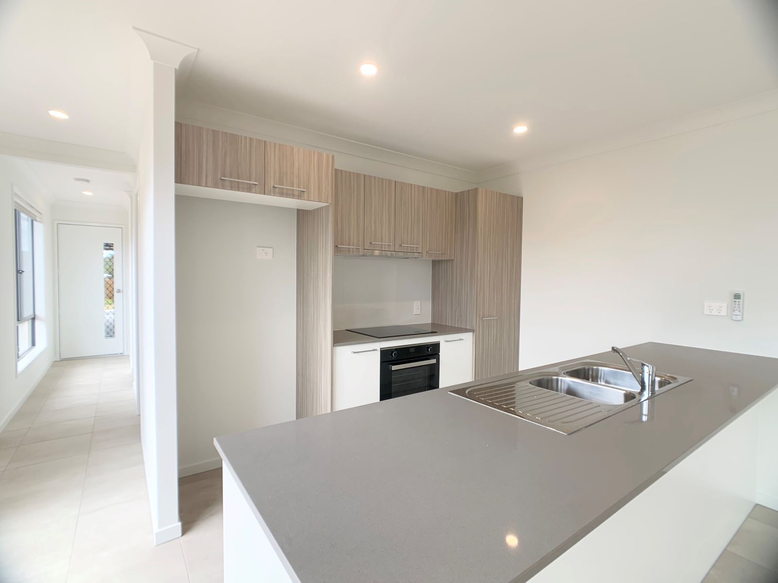 2/8 Sapphire Street, PARK RIDGE