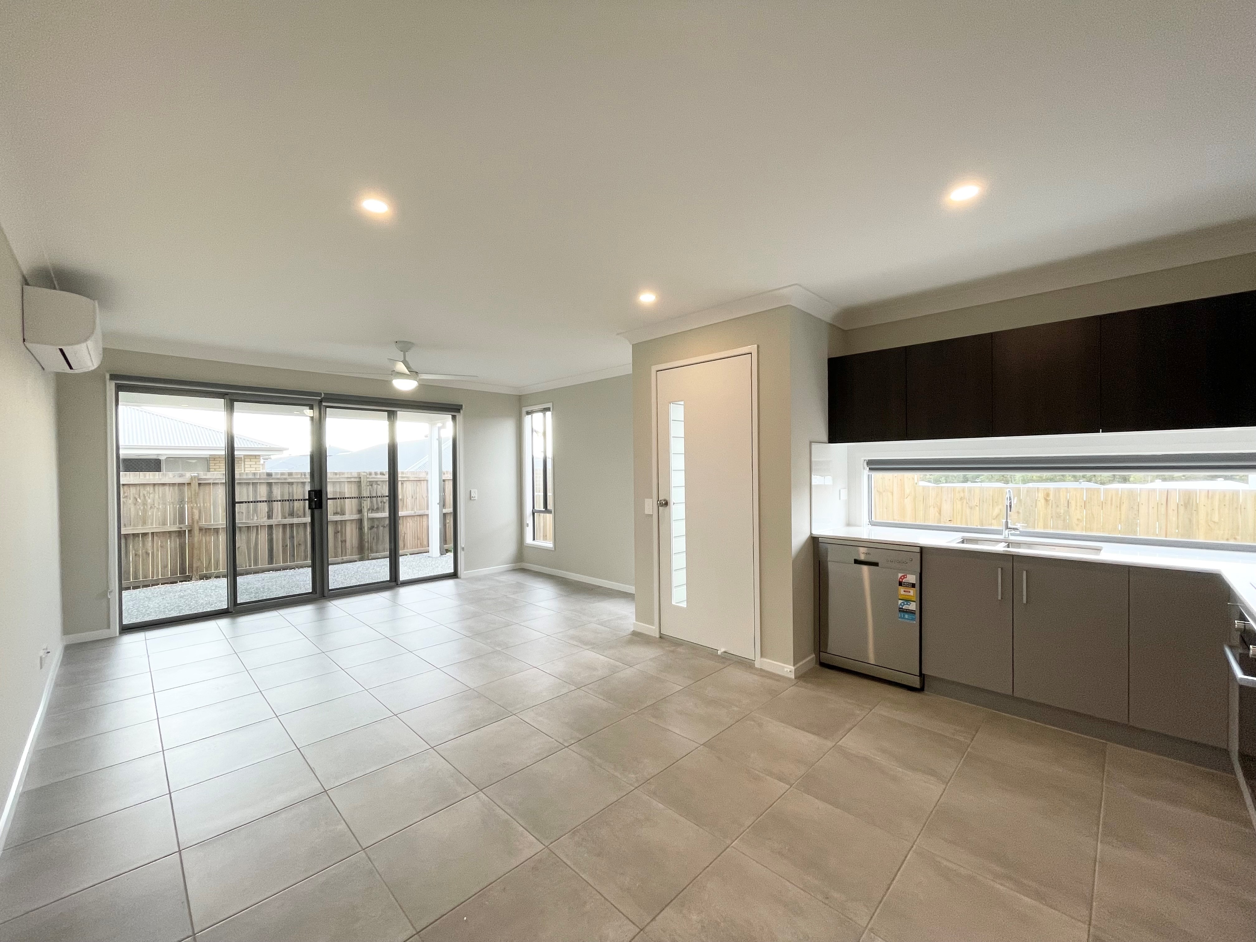 2/25 Gem Circuit, PARK RIDGE