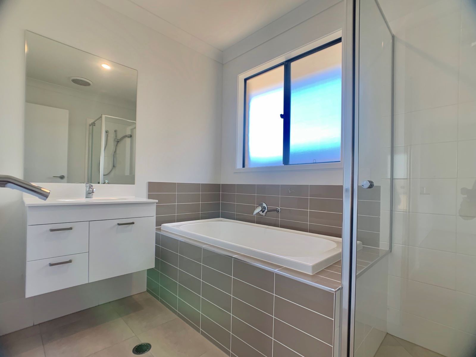 33 Viewland Crescent, THORNLANDS