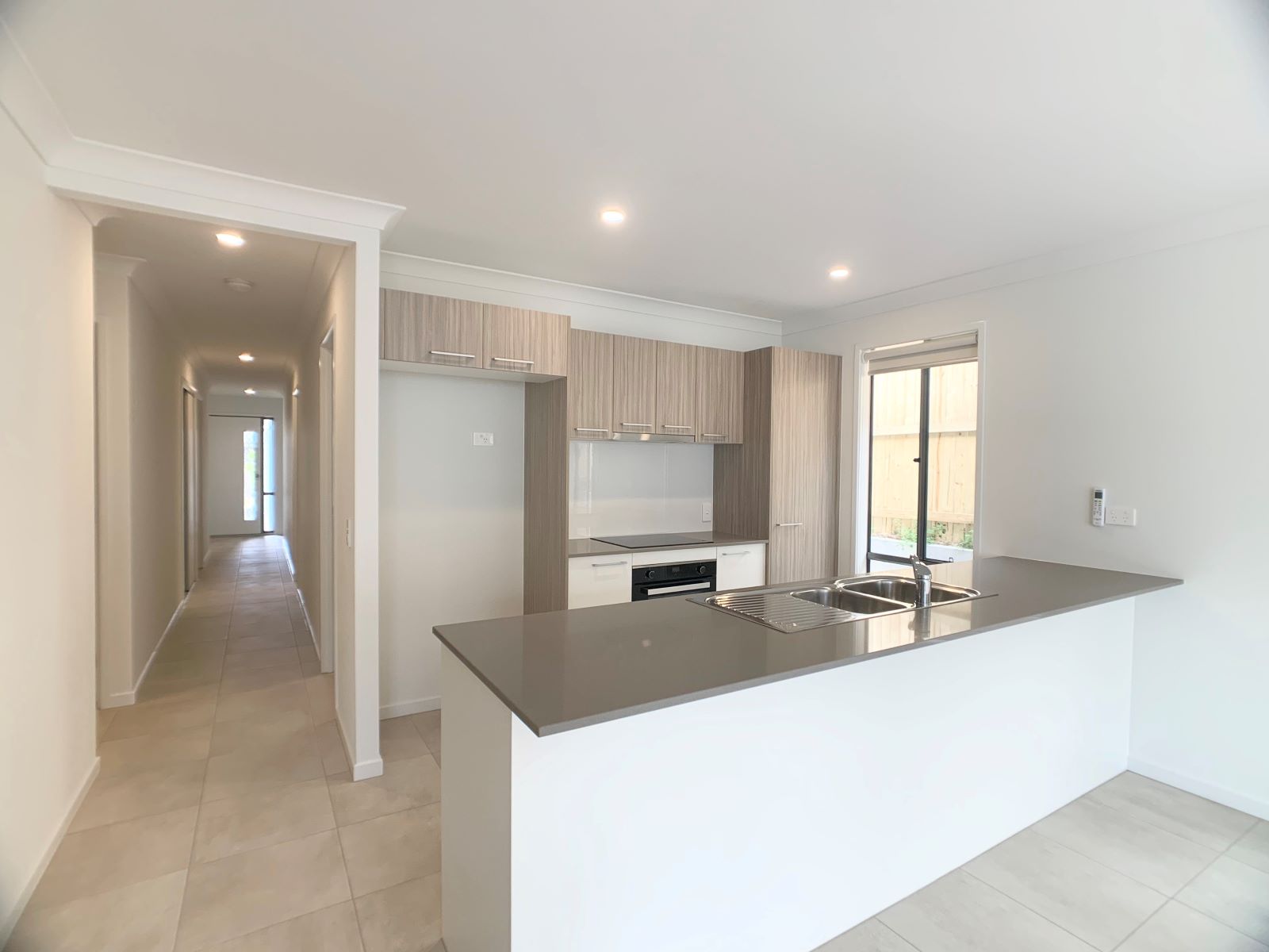1/8 Sapphire Street, PARK RIDGE