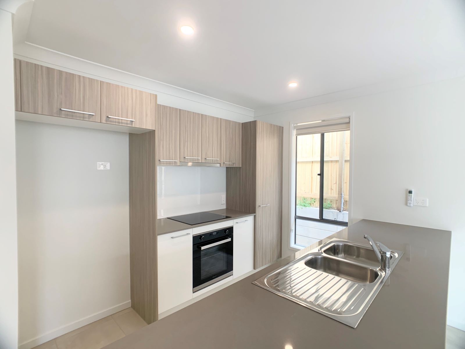 1/8 Sapphire Street, PARK RIDGE