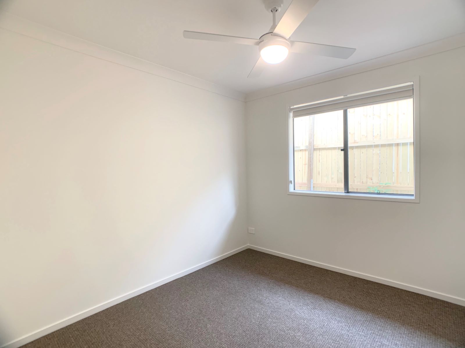 1/8 Sapphire Street, PARK RIDGE