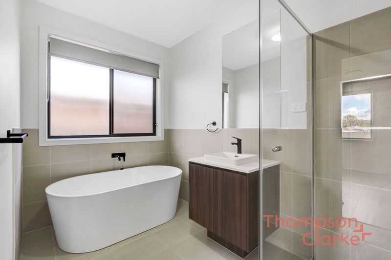 33 Jamieson Drive, North Rothbury - Thumbnail 8