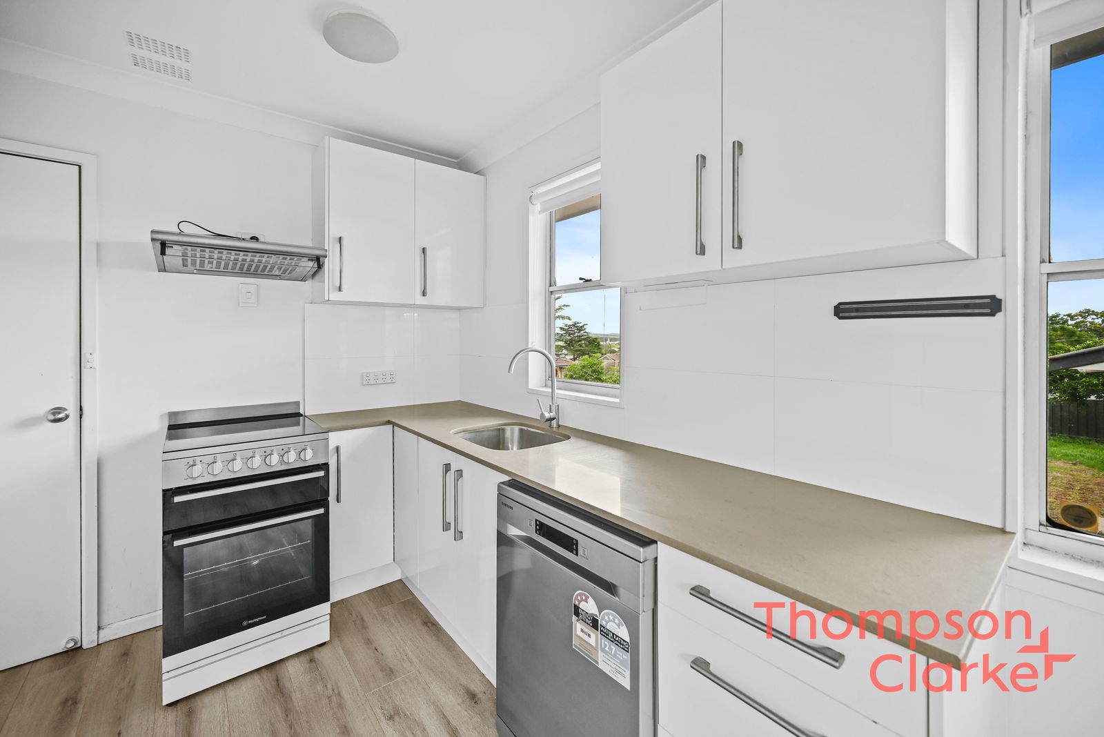 2 Finney Close, Rutherford - Thumbnail 3