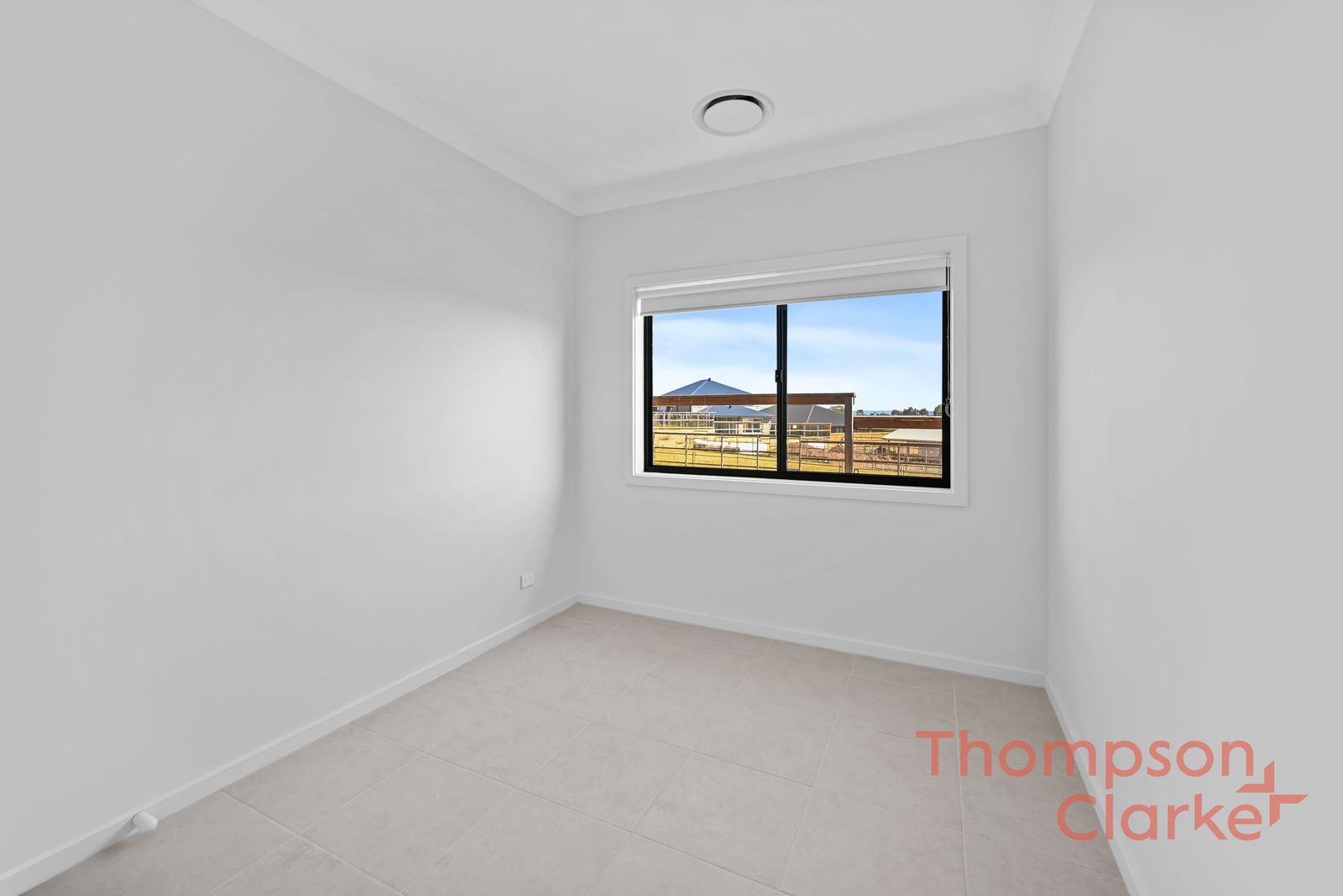 35 Silverwisp Road, Chisholm - Thumbnail 4