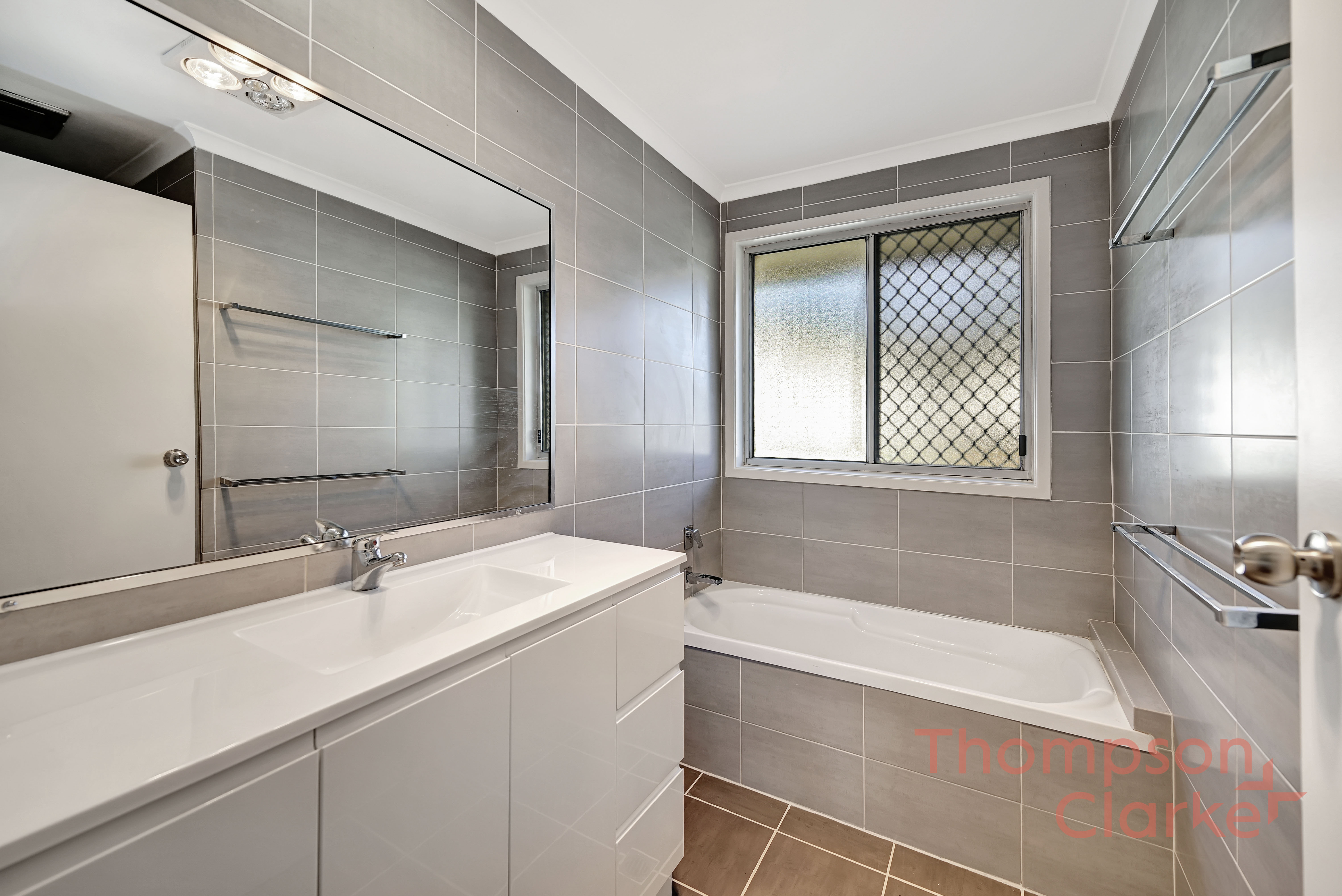 6 Mountbatten Close, Rutherford - Thumbnail 7