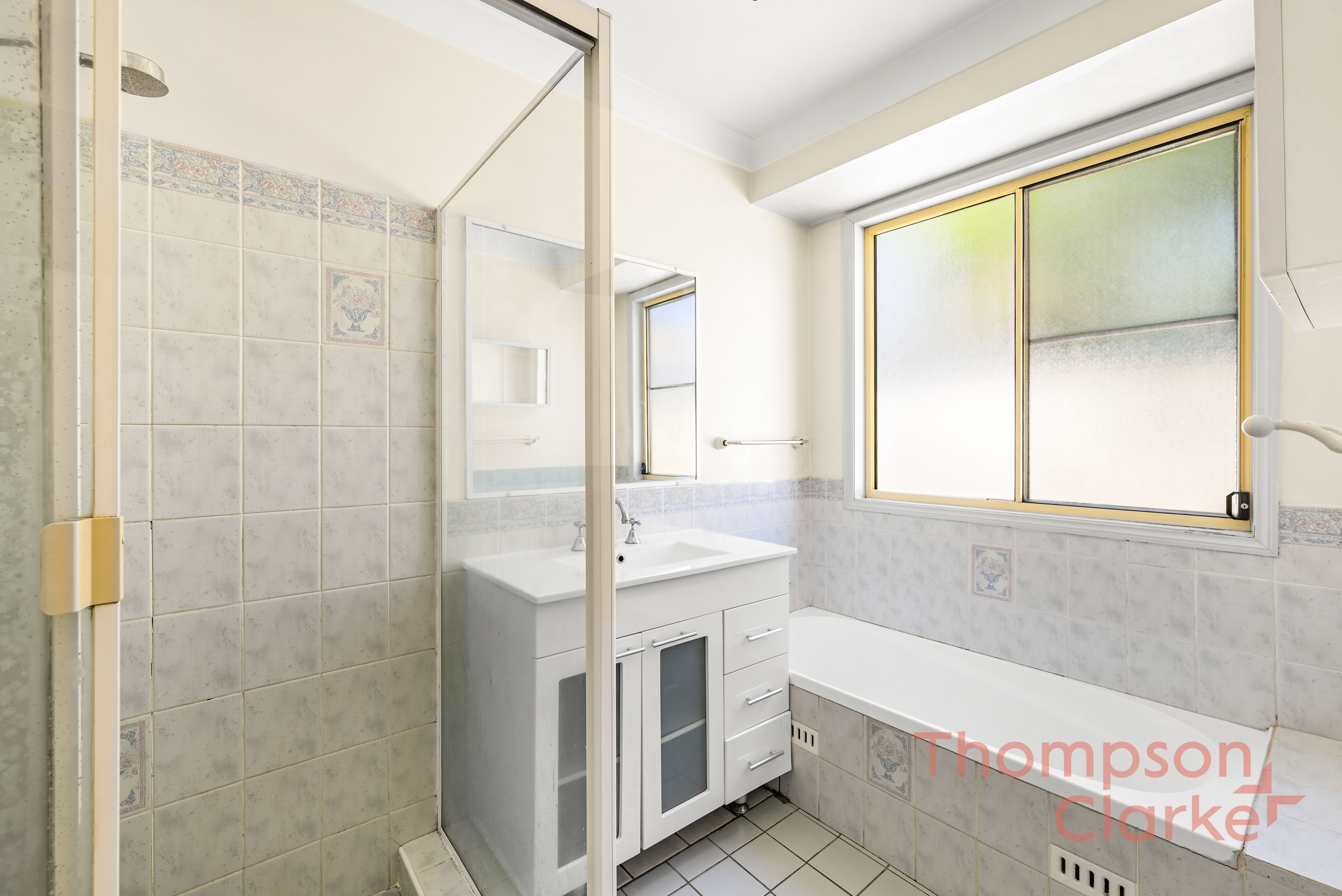 37 Coburn Circuit, Metford - Thumbnail 3