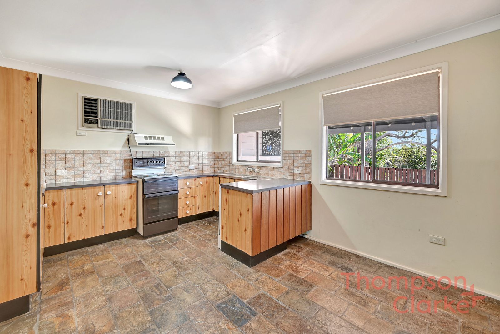 20 Logan Close, Macquarie Hills - Thumbnail 2