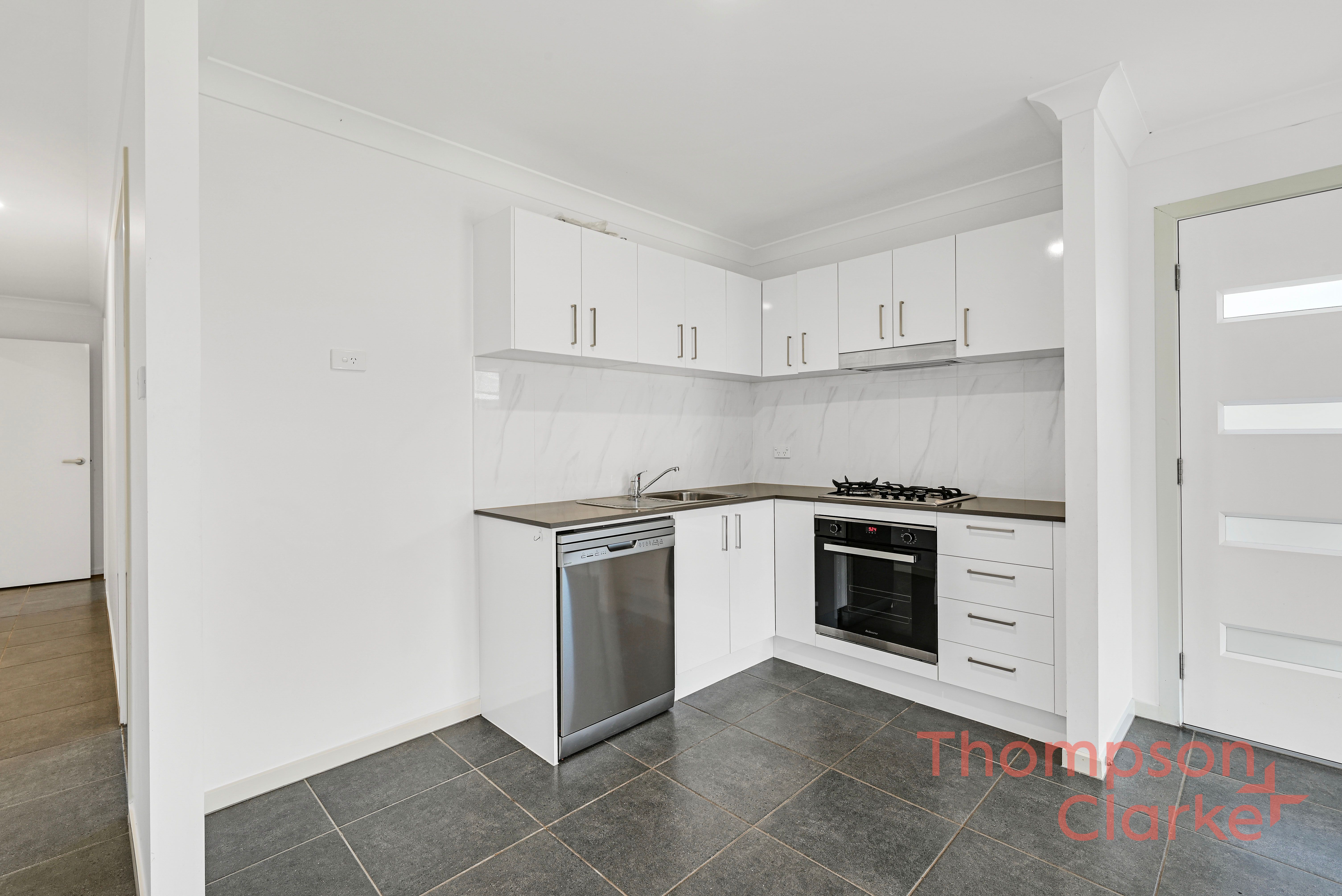 17B Friarbird Ridge, Aberglasslyn - Thumbnail 4